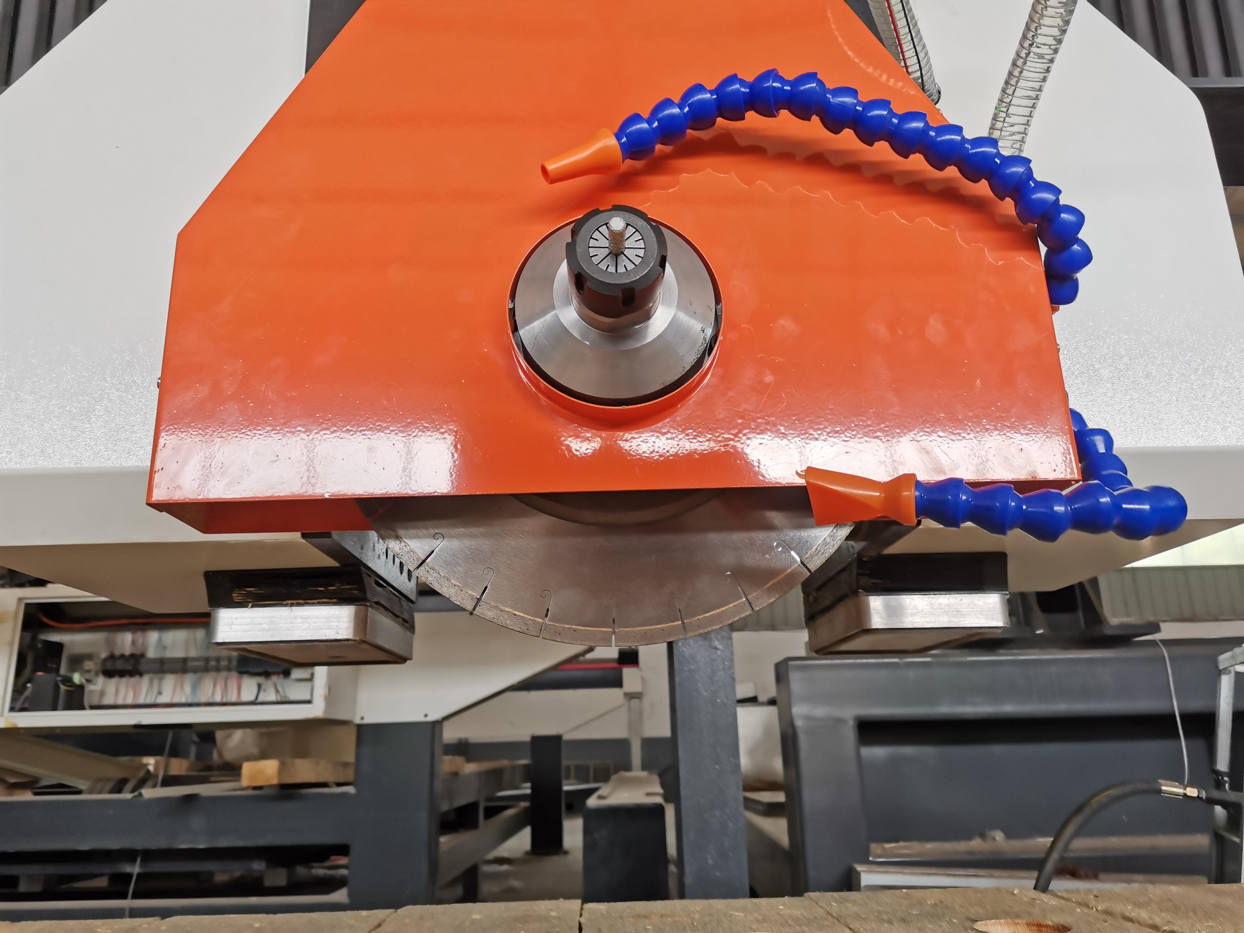 新款五轴红外线桥切 - 山东明越机械有限公司